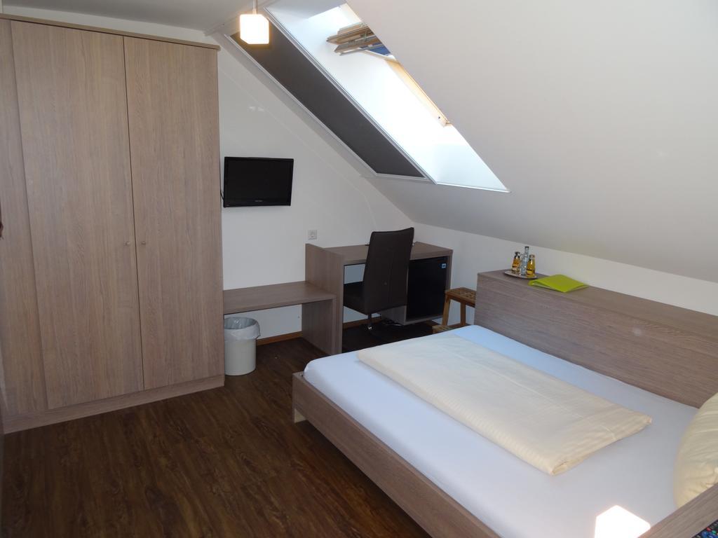 Gasthof Zum Goldenen Lamm Wettelsheim Room photo
