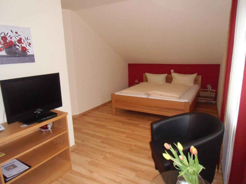 Gasthof Zum Goldenen Lamm Wettelsheim Room photo
