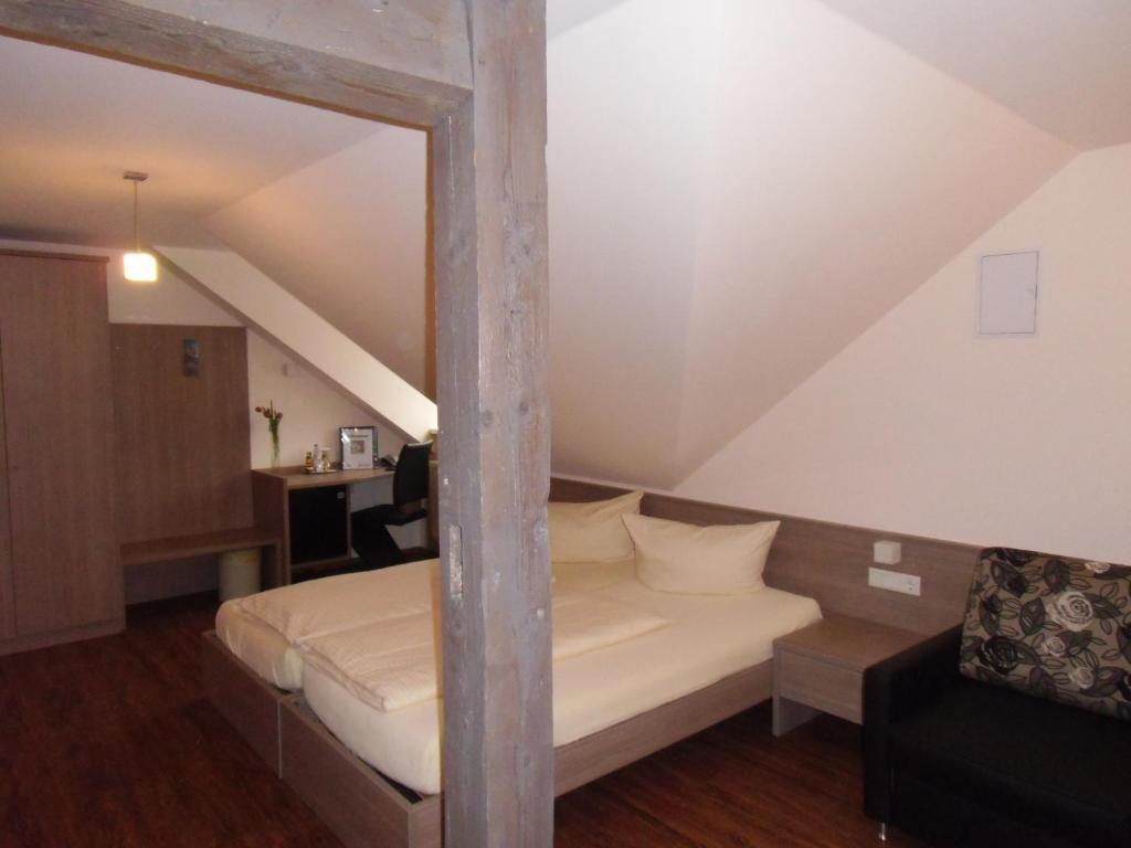 Gasthof Zum Goldenen Lamm Wettelsheim Room photo